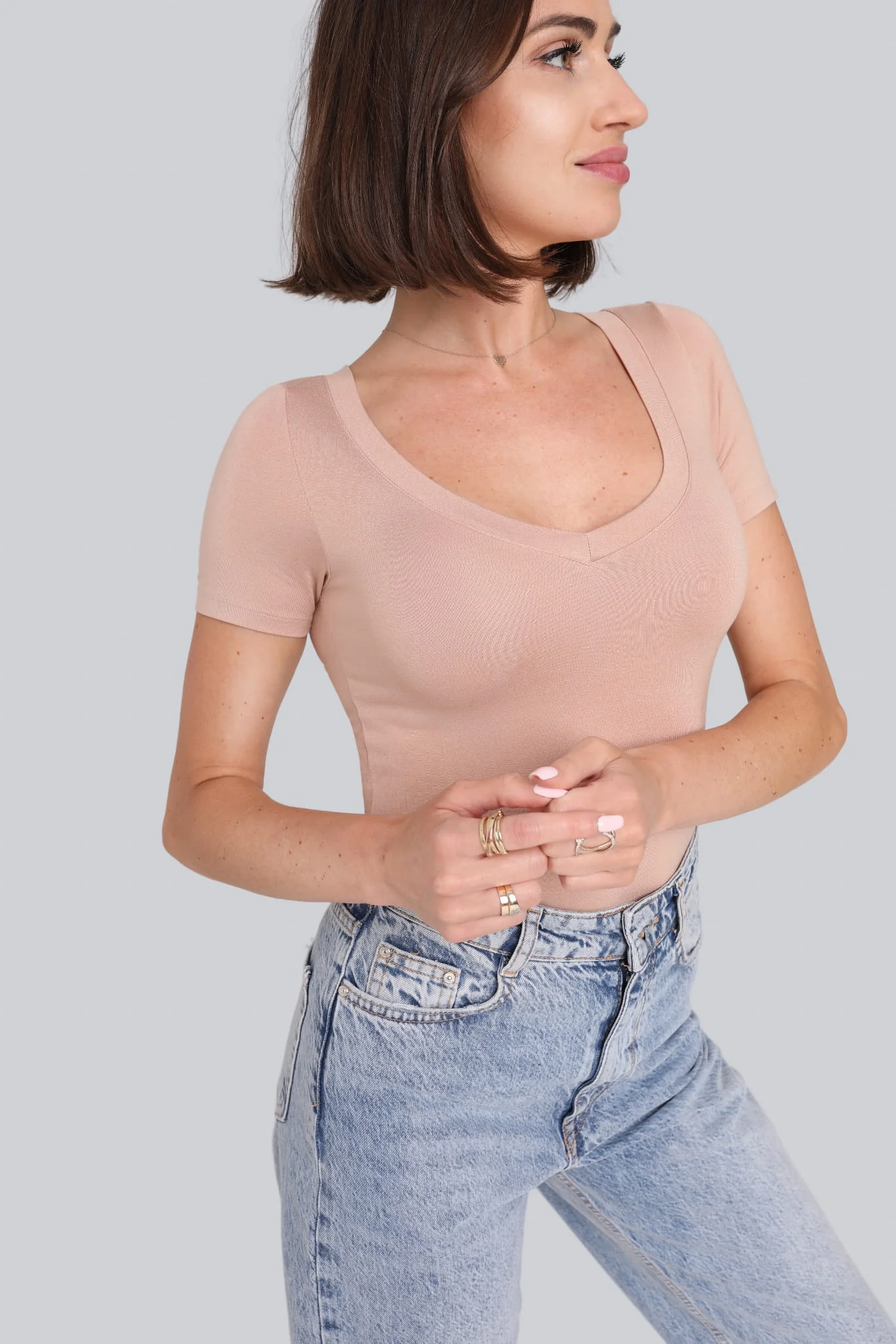 T-shirt Miss Invisible V-neck Cappuccino - Image 6