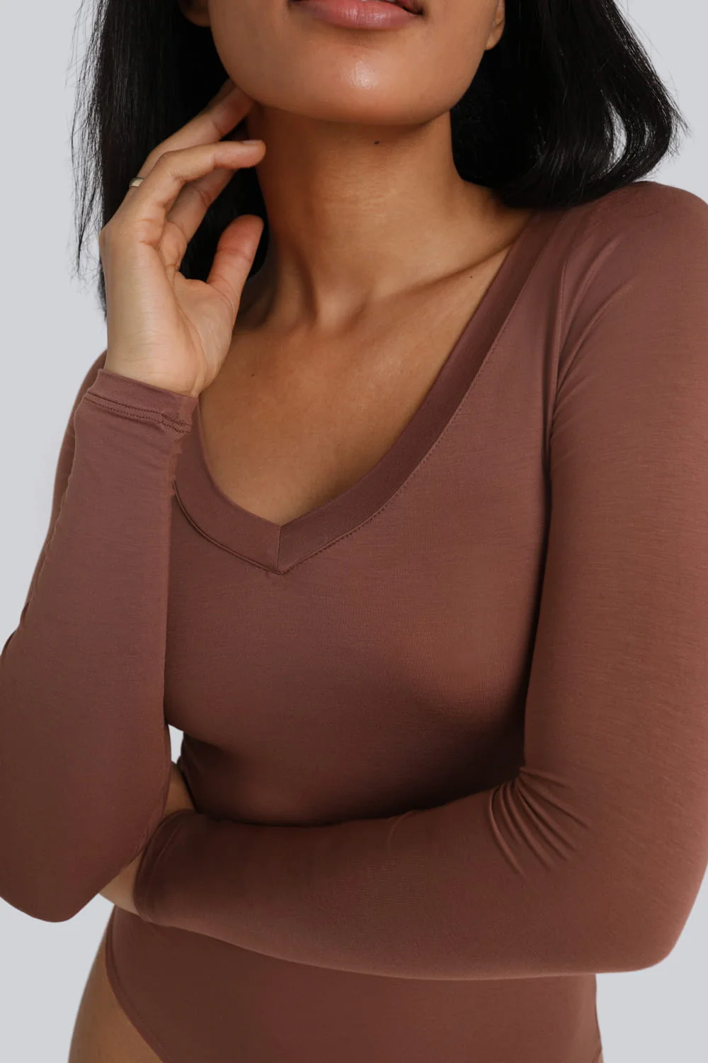 Body Miss Invisible Longsleeve V-neck Chocolate - Image 6