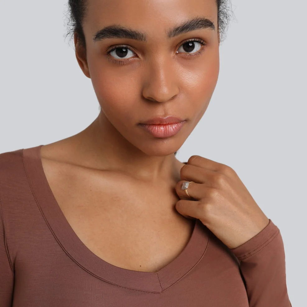 Body Miss Invisible Longsleeve V-neck Chocolate - Image 8