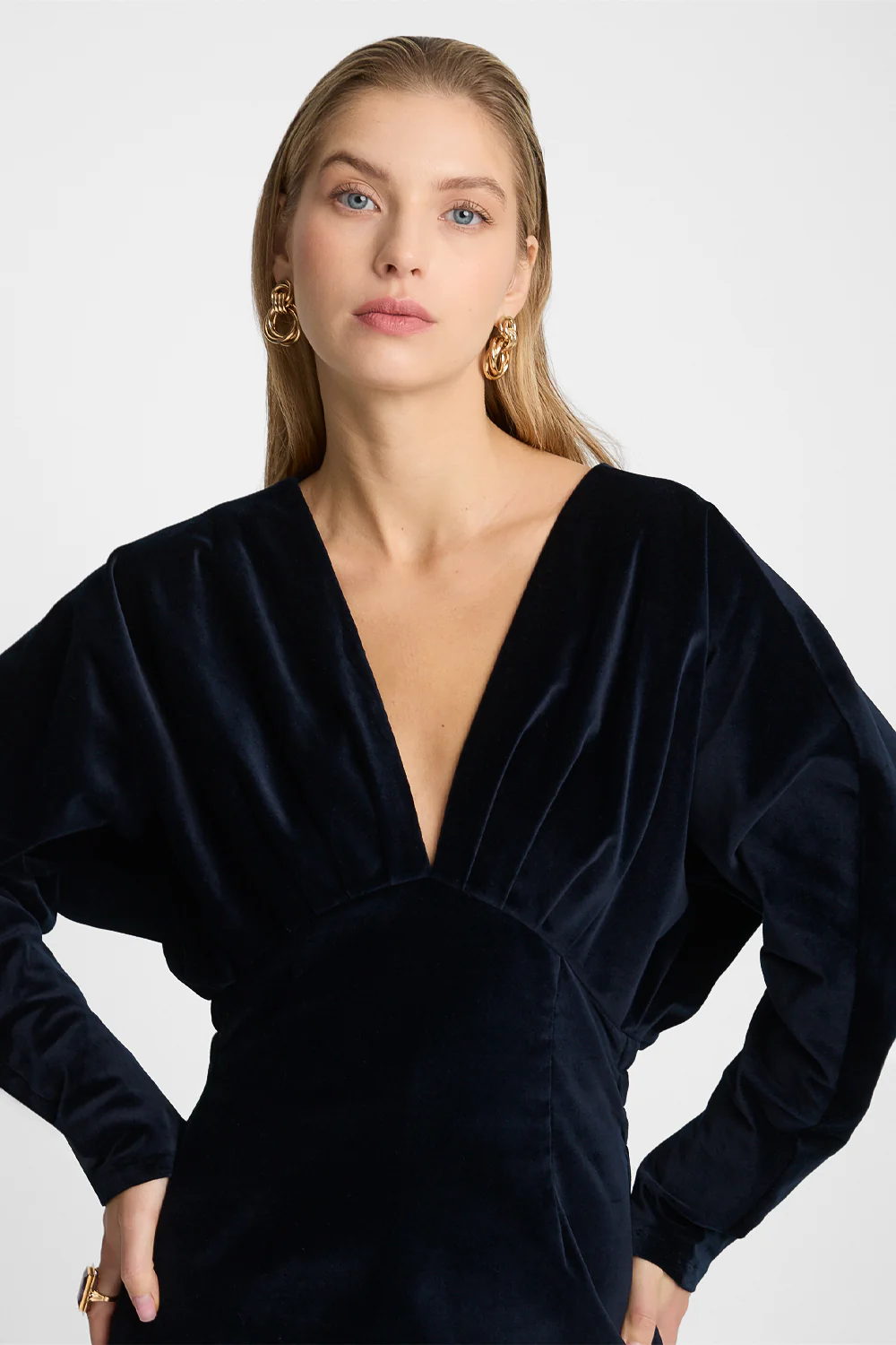 Sukienka Miss Velvet Navy - Image 3