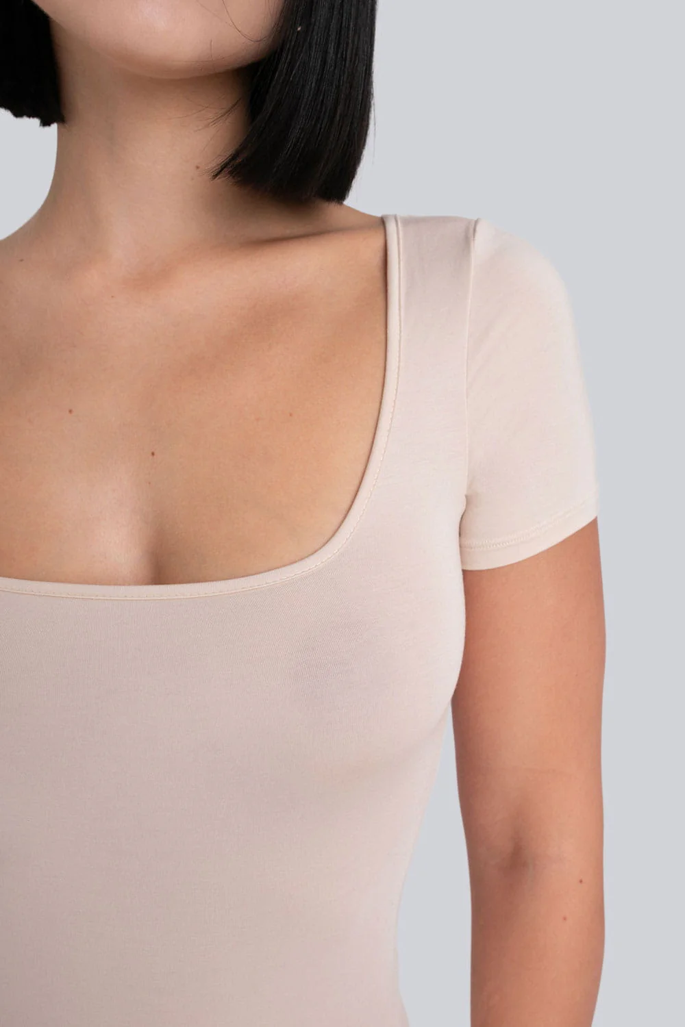 Body Miss Invisible Shortsleeve U-neck Sand - Image 3