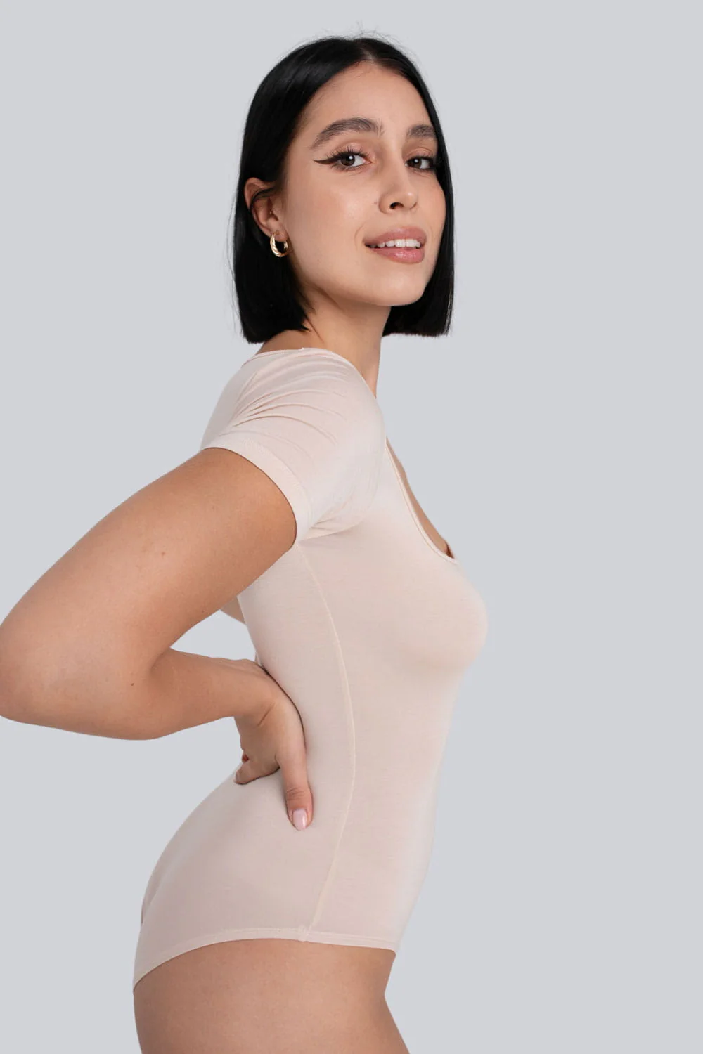 Body Miss Invisible Shortsleeve U-neck Sand - Image 5